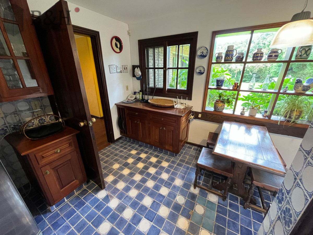 Casa ID.4218 - Hermosa mansión en Golf de 6 dormitorios , Punta del Este
