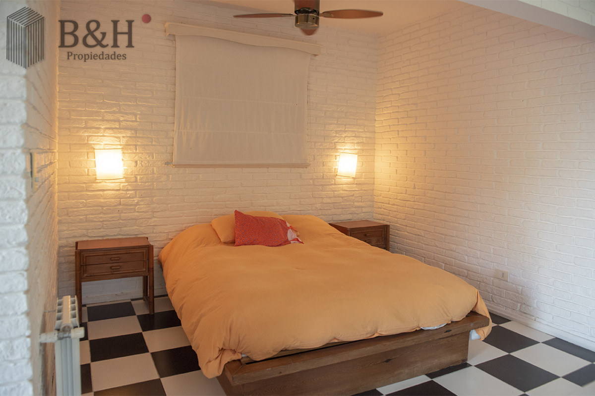 Casa ID.4215 - Vende casa en Brava, Punta del Este, de 5 dormitorios.