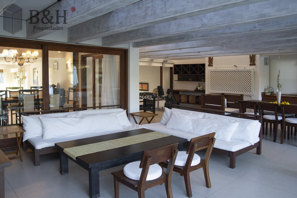 Casa ID.534 - Casa de gran tamaño ubicada en zona privilegiada.