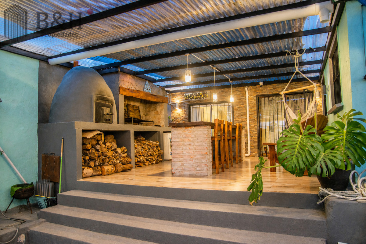 Casa ID.7522 - En venta casa de 4 dormitorios en Barrio 4 H en Maldonado, con barbacoa y piscina