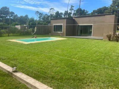 Casa a estrenar ! 3 dormitorios  en Barrio Privado, Punta del Este 