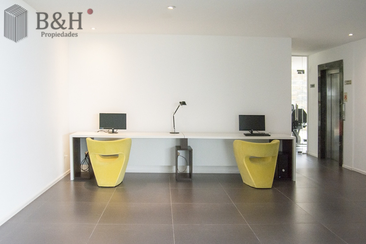 Apartamento ID.480 - Vende apartamento. Edificio Bonaire. 3 dormitorios con servicios. Brava, Peninsula, Punta del Este