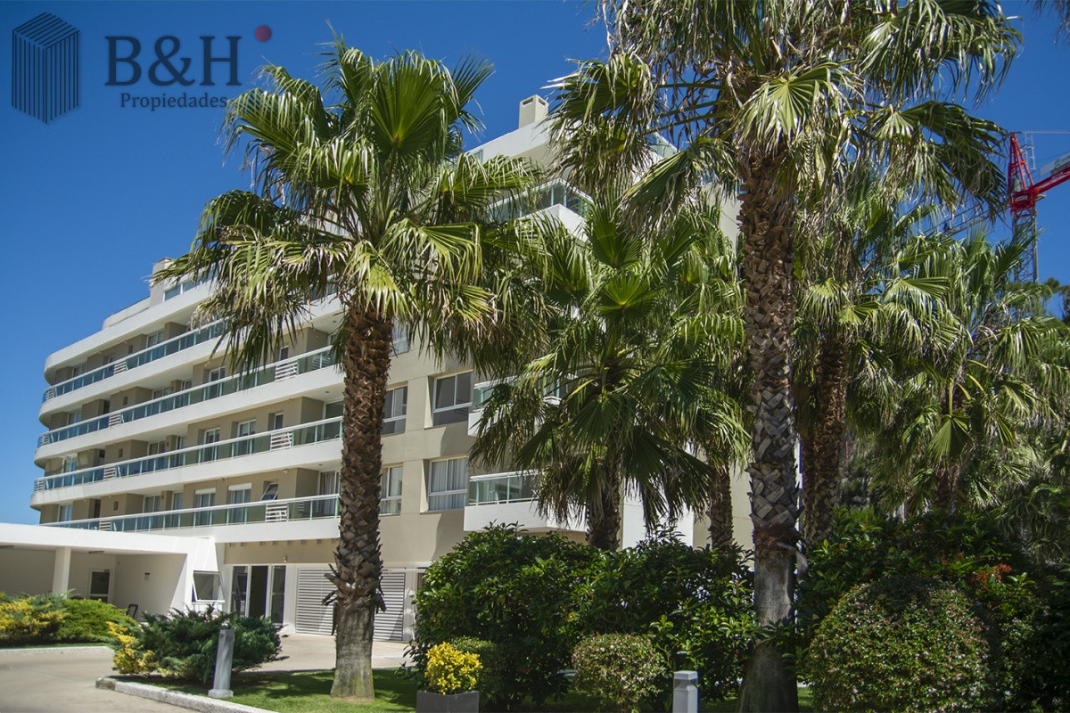 Apartamento ID.6057 - Vende departamento de 2 dormitorios en Playa Mansa, Punta del Este 