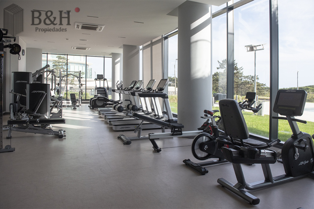 Apartamento ID.1553 - Apartamento en Alquiler en Punta del Este, de 3 dormitorios.