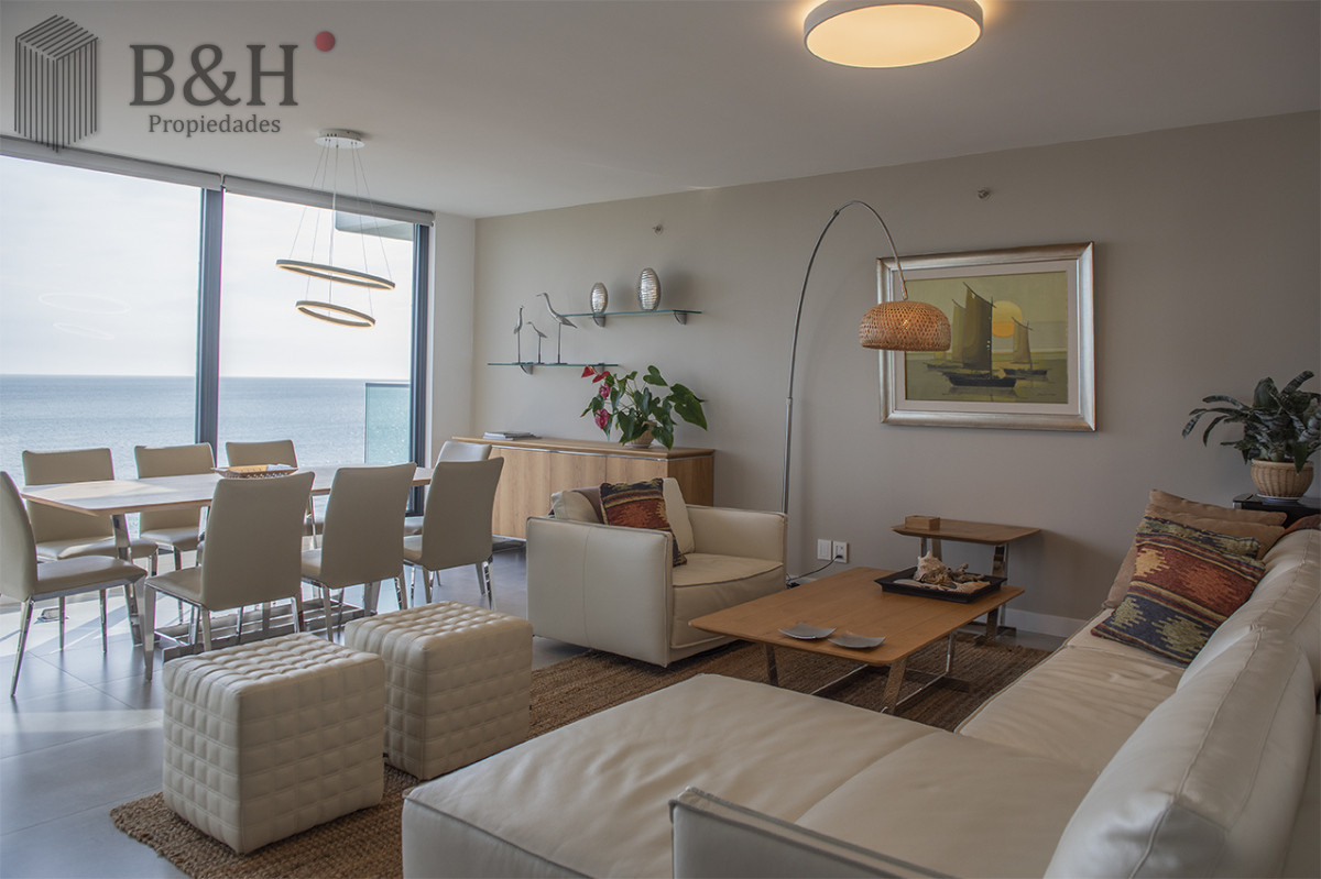 Apartamento ID.1553 - Apartamento en Alquiler en Punta del Este, de 3 dormitorios.