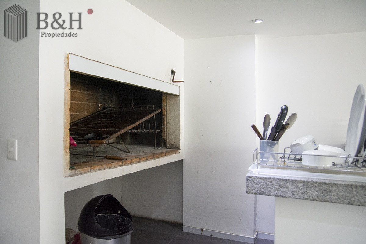 Apartamento ID.480 - Vende apartamento. Edificio Bonaire. 3 dormitorios con servicios. Brava, Peninsula, Punta del Este