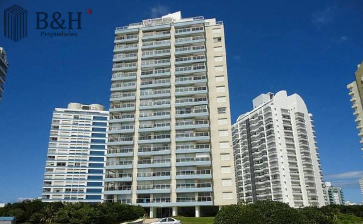 Apartamento ID.4765 - Vende departamento de 3 dormitorios en Ocean Tower, Punta del Este 