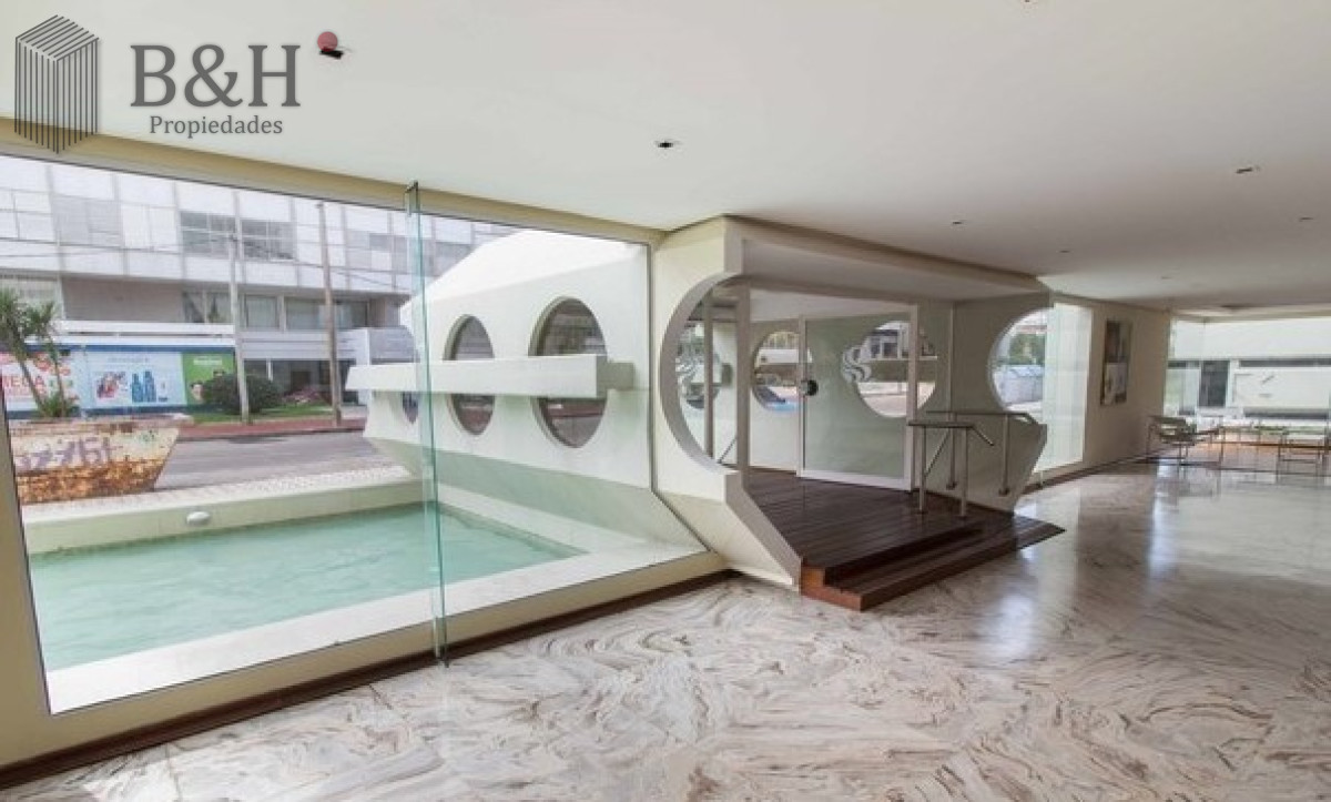 Apartamento ID.5540 - Apartamento de 3 dormitorios en Peninsula, Punta del Este con vista al mar