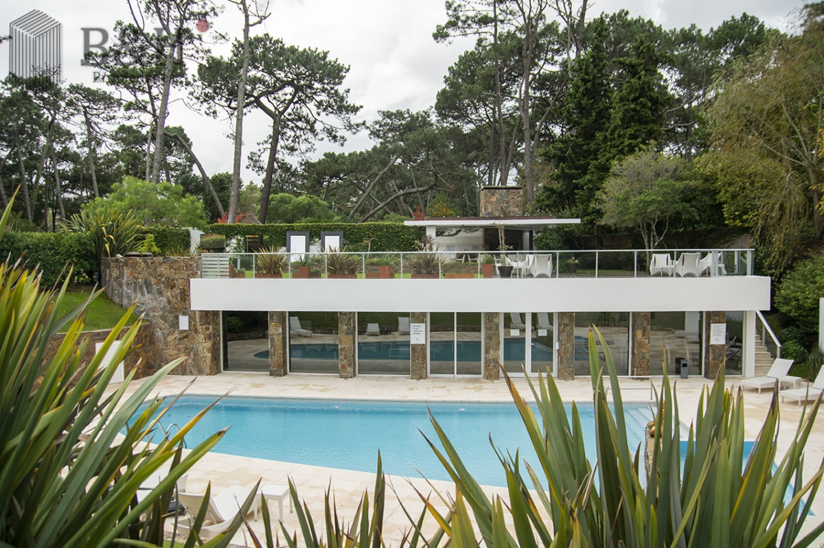 Apartamento ID.7837 - Departamento de 1 dormitorio en Playa Mansa, Punta del este