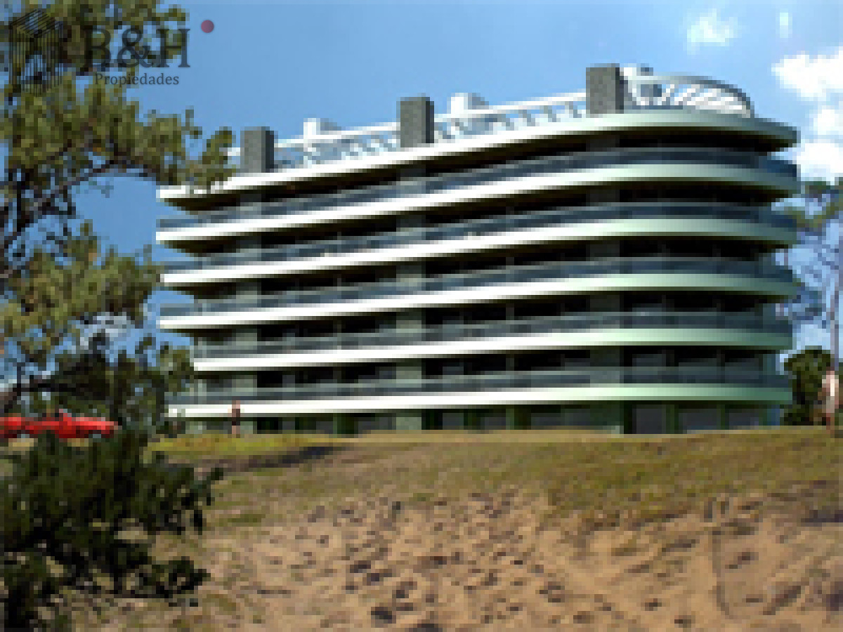 Apartamento ID.6057 - Vende departamento de 2 dormitorios en Playa Mansa, Punta del Este 