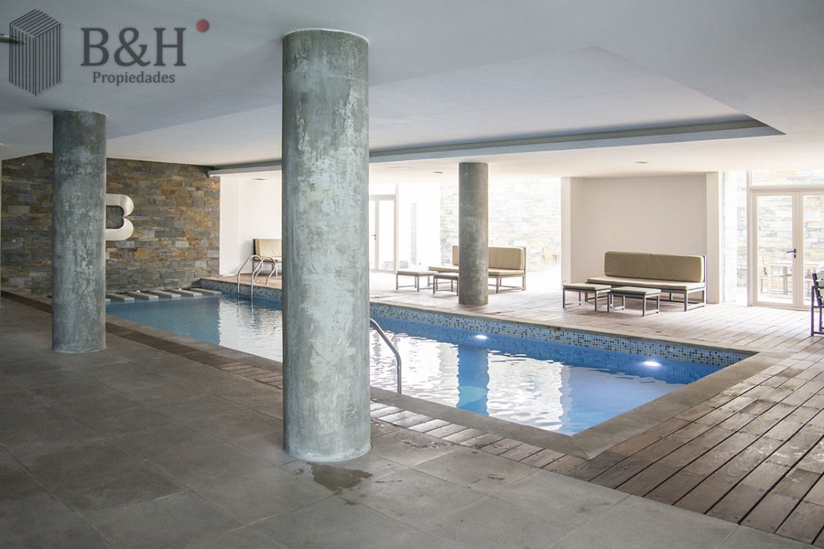 Apartamento ID.480 - Vende apartamento. Edificio Bonaire. 3 dormitorios con servicios. Brava, Peninsula, Punta del Este