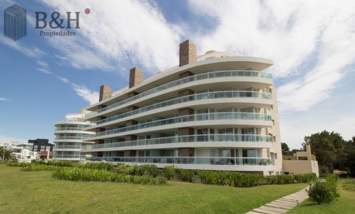 Apartamento ID.6057 - Vende departamento de 2 dormitorios en Playa Mansa, Punta del Este 