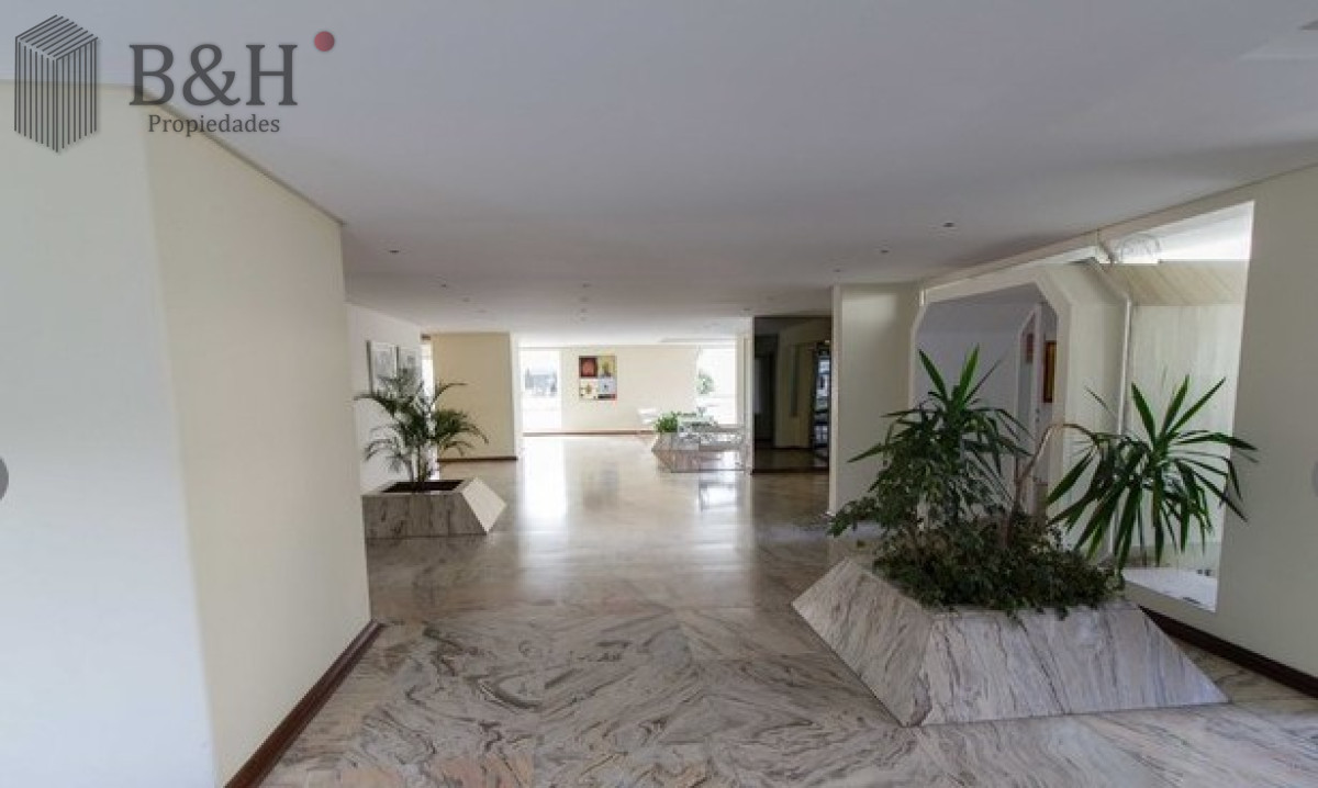 Apartamento ID.5540 - Apartamento de 3 dormitorios en Peninsula, Punta del Este con vista al mar