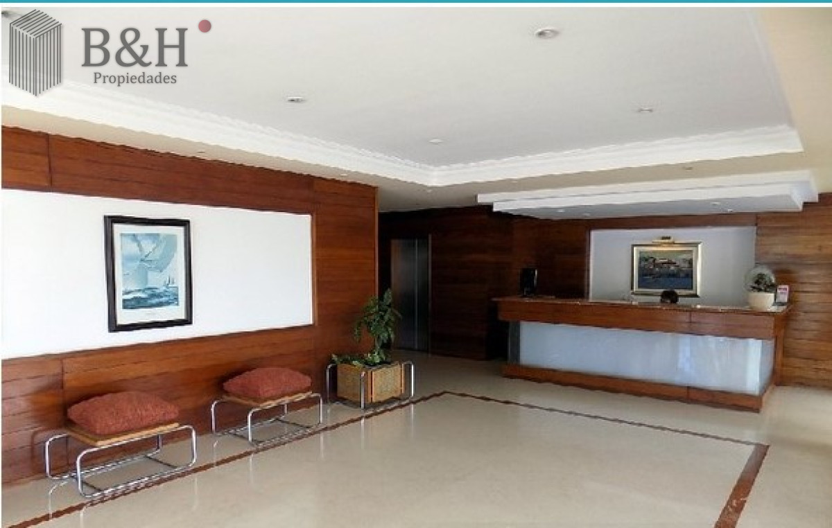 Apartamento ID.7842 - En venta en torre Libertador, apartamento de 3 dormitorios con vista agradable entorno 