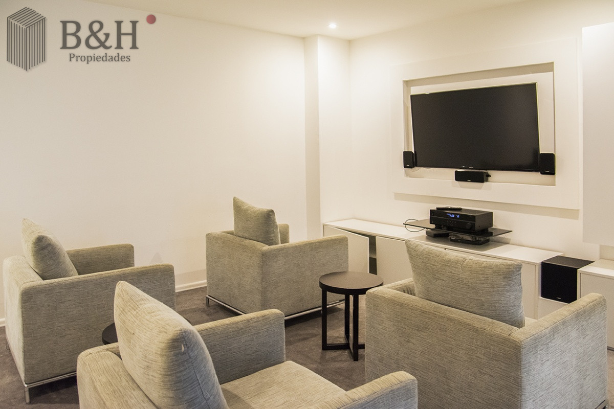 Apartamento ID.480 - Vende apartamento. Edificio Bonaire. 3 dormitorios con servicios. Brava, Peninsula, Punta del Este