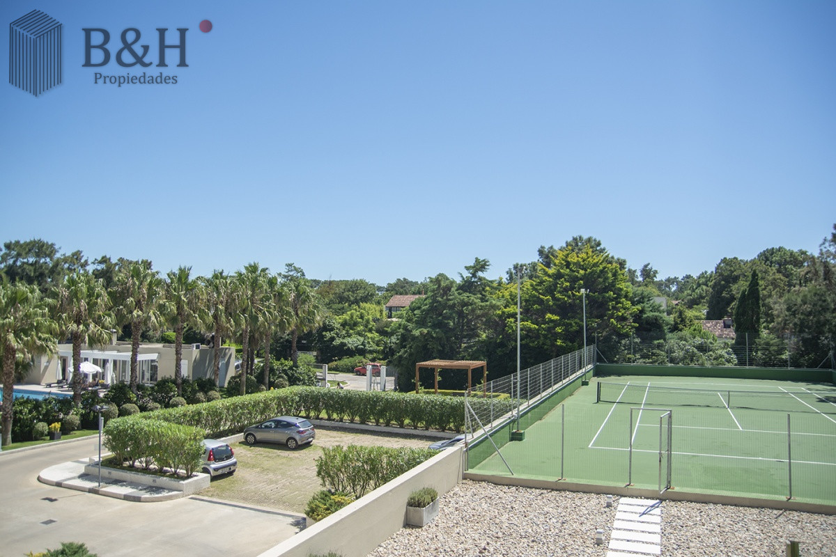 Apartamento ID.6057 - Vende departamento de 2 dormitorios en Playa Mansa, Punta del Este 