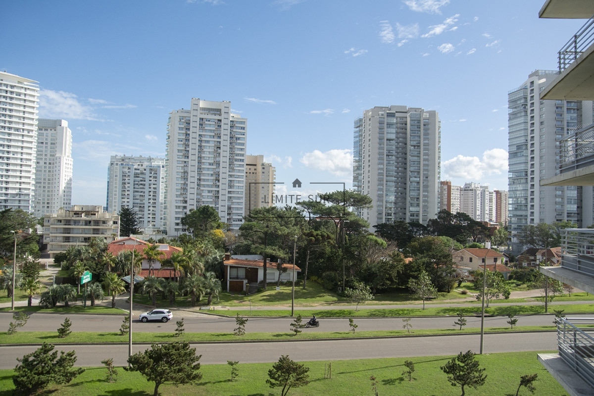 Apartamento ID.185 - Alexander Boulevard.Departamento de 2 dormitorios, en venta y alquiler.