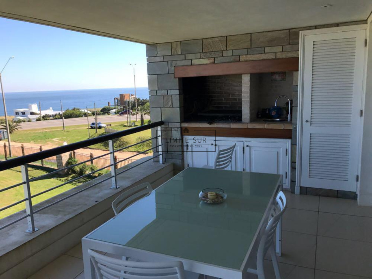 Apartamento ID.206 - Comodo e iluminado departamento en venta de 3 dormitorios con preciosa vista al mar. Veramansa