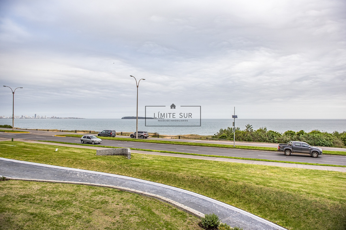 Apartamento ID.214 - Departamento de 3 dormitorios en venta. Gran Oportunidad en Mansa.