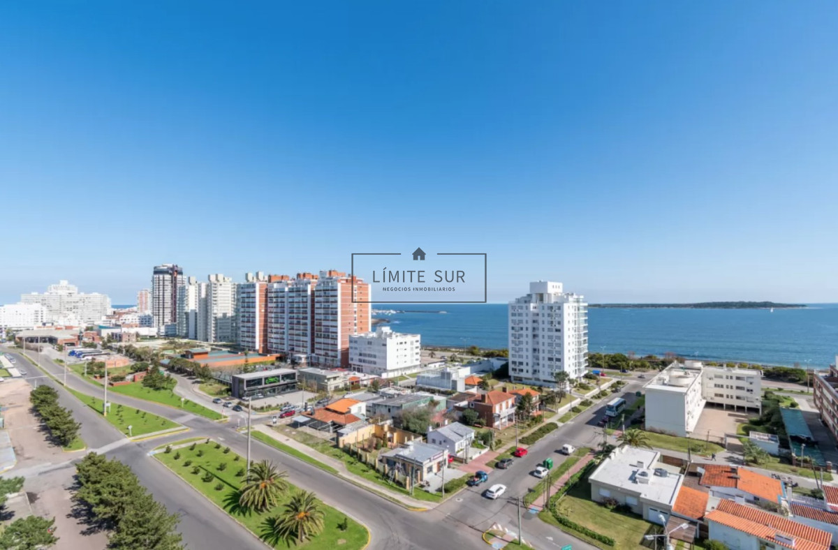 Apartamento ID.205 - ART BOULEVARD , PUNTA DEL ESTE, 2 DORMITORIOS PLAYA MANSA, VISTA AL MAR