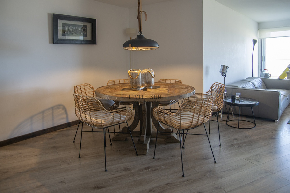 Apartamento ID.207 - Espectacular departamento en Playa Mansa de 3 dormitorios frente al mar!