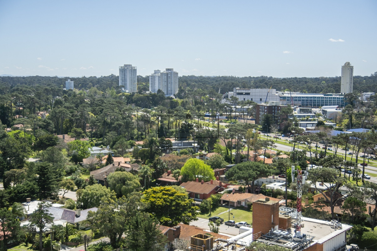 Apartamento ID.209 - MIAMI BOULEVARD, PUNTA DEL ESTE, PLAYA MANSA, DOS DORMITORIOS , PRIMERAS PARADAS 