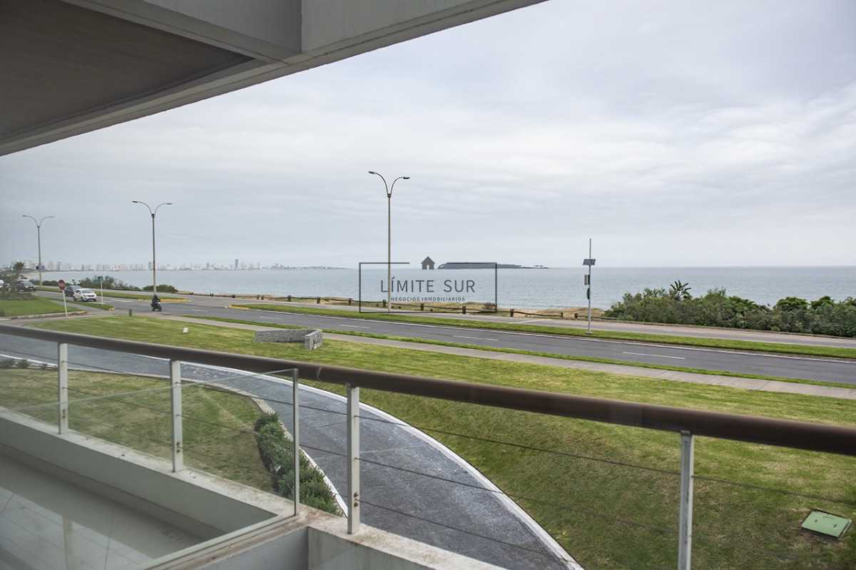 Apartamento ID.214 - Departamento de 3 dormitorios en venta. Gran Oportunidad en Mansa.