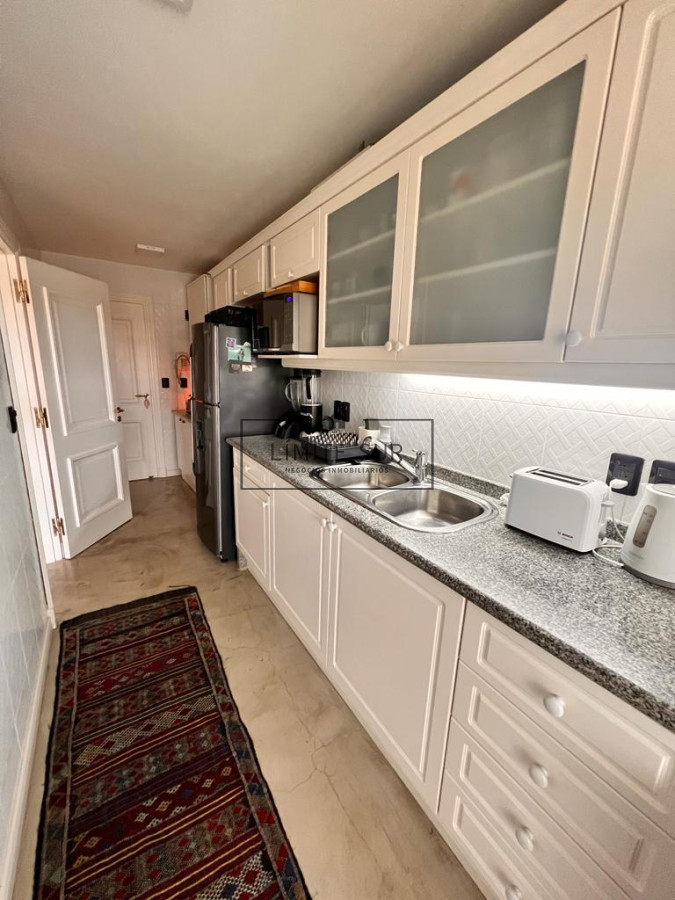 Apartamento ID.217 - Vende espectacular apartamento de 3 dormitorios en Coral Tower, Playa Mansa, Punta del Este 