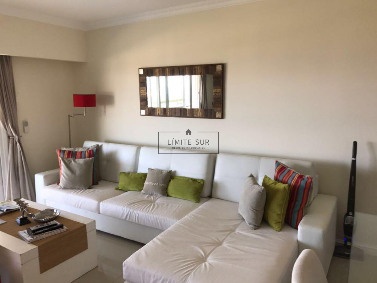 Apartamento ID.206 - Comodo e iluminado departamento en venta de 3 dormitorios con preciosa vista al mar. Veramansa