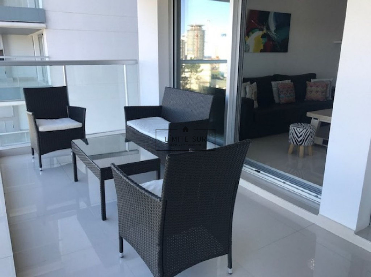 Apartamento ID.184 - Hermoso Departamento en venta de 2 dormitorios en Mansa, Punta del Este
