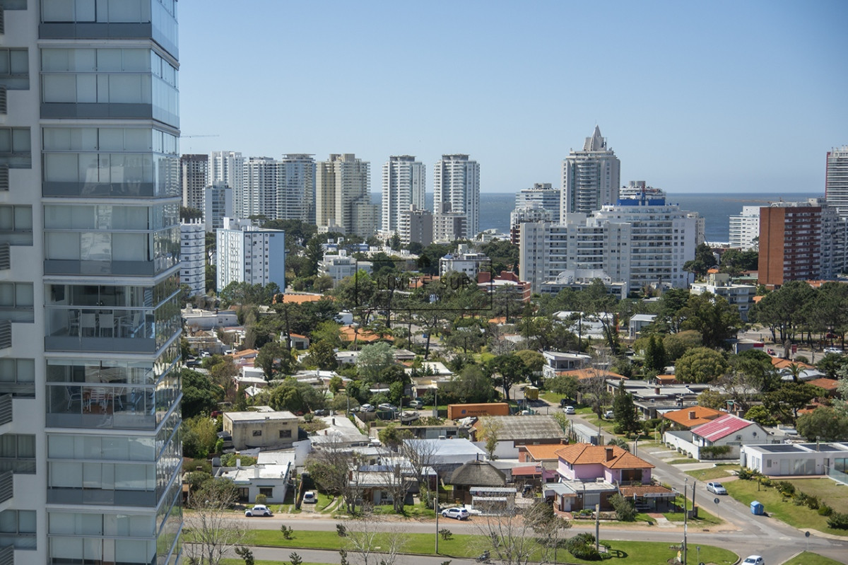 Apartamento ID.209 - MIAMI BOULEVARD, PUNTA DEL ESTE, PLAYA MANSA, DOS DORMITORIOS , PRIMERAS PARADAS 