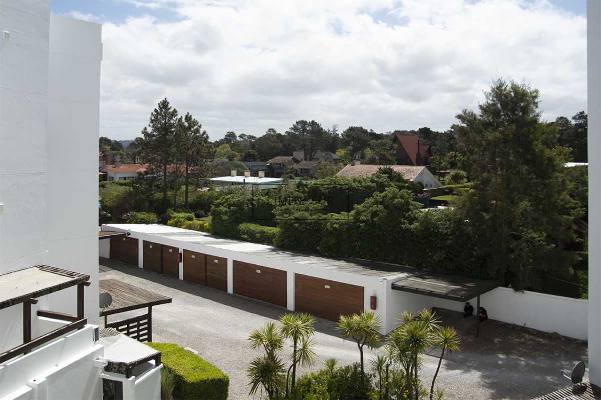 Apartamento ID.207 - Espectacular departamento en Playa Mansa de 3 dormitorios frente al mar!