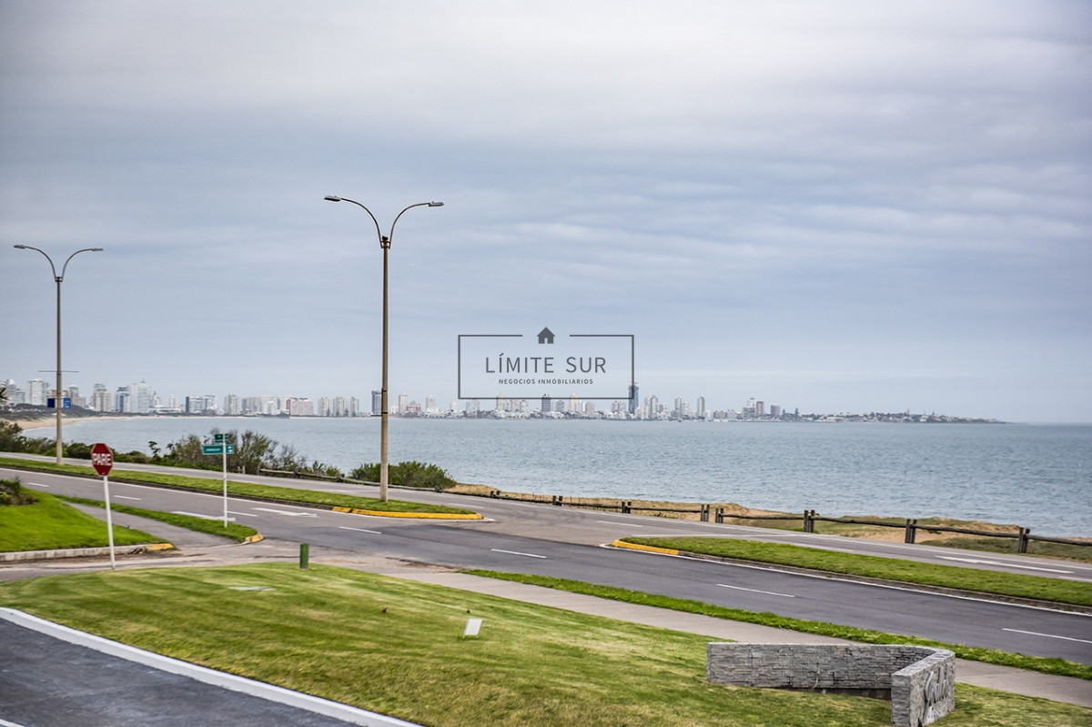 Apartamento ID.214 - Departamento de 3 dormitorios en venta. Gran Oportunidad en Mansa.