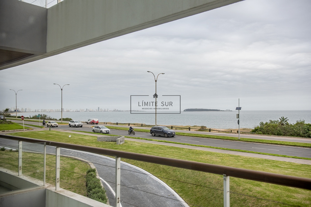 Apartamento ID.214 - Departamento de 3 dormitorios en venta. Gran Oportunidad en Mansa.