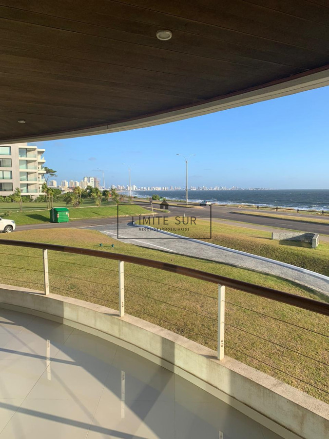 Apartamento ID.214 - Departamento de 3 dormitorios en venta. Gran Oportunidad en Mansa.