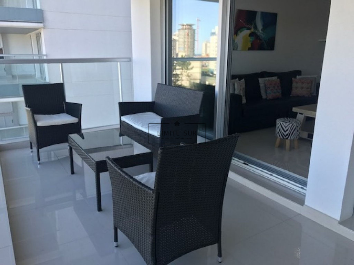 Apartamento ID.184 - Hermoso Departamento en venta de 2 dormitorios en Mansa, Punta del Este