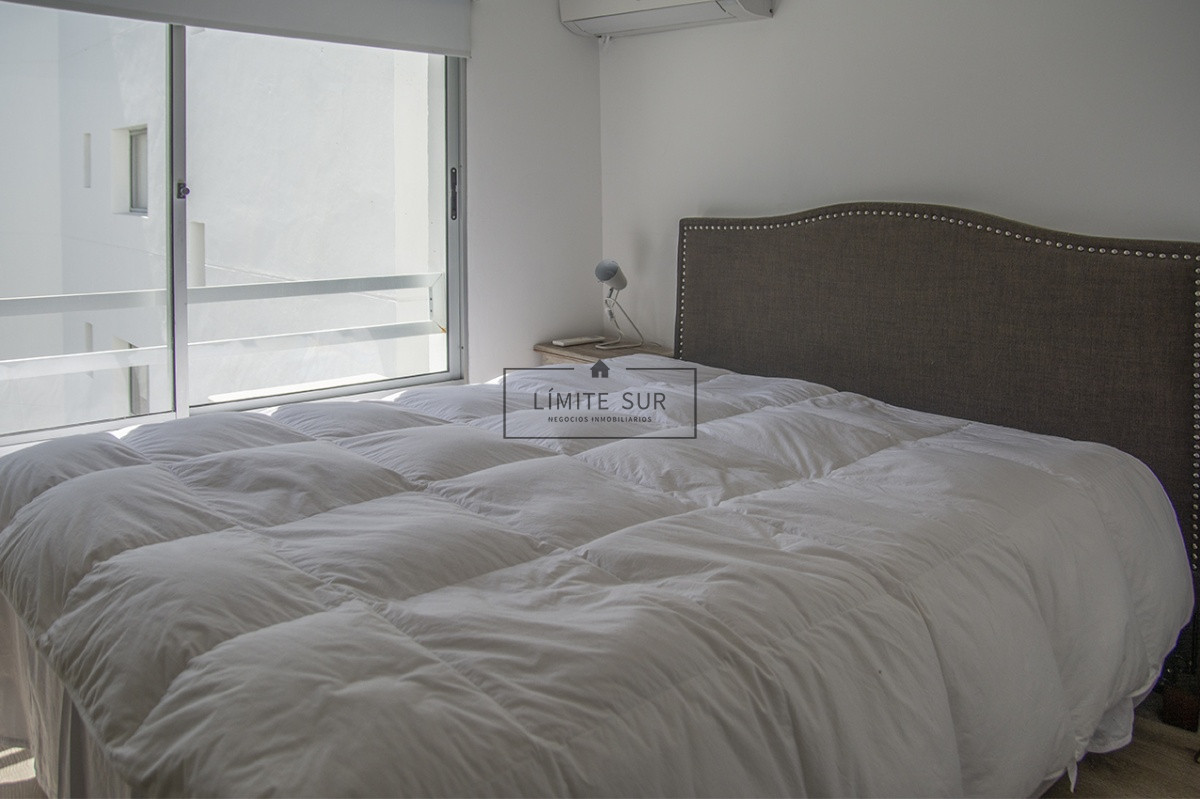 Apartamento ID.207 - Espectacular departamento en Playa Mansa de 3 dormitorios frente al mar!