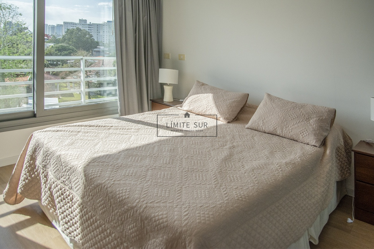 Apartamento ID.187 - Departamento de 2 dormitorios en venta en torre moderna a metros de Playa Mansa.