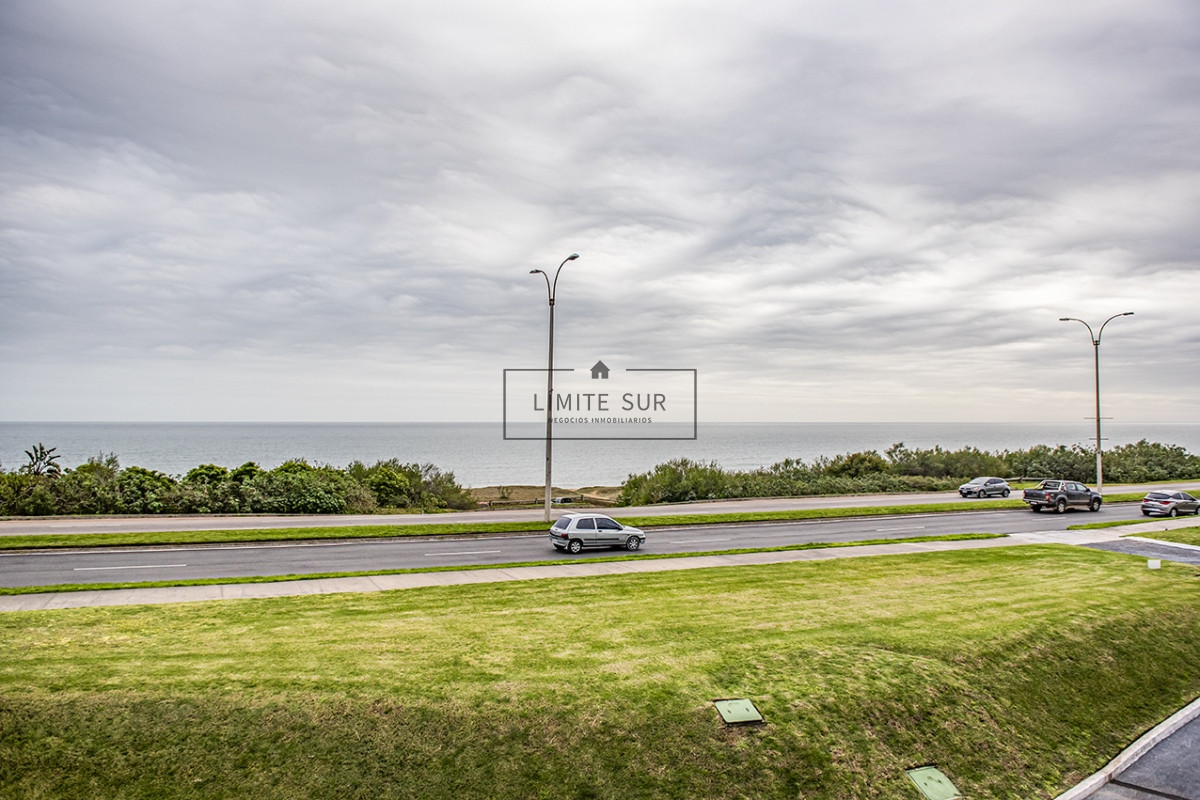 Apartamento ID.214 - Departamento de 3 dormitorios en venta. Gran Oportunidad en Mansa.