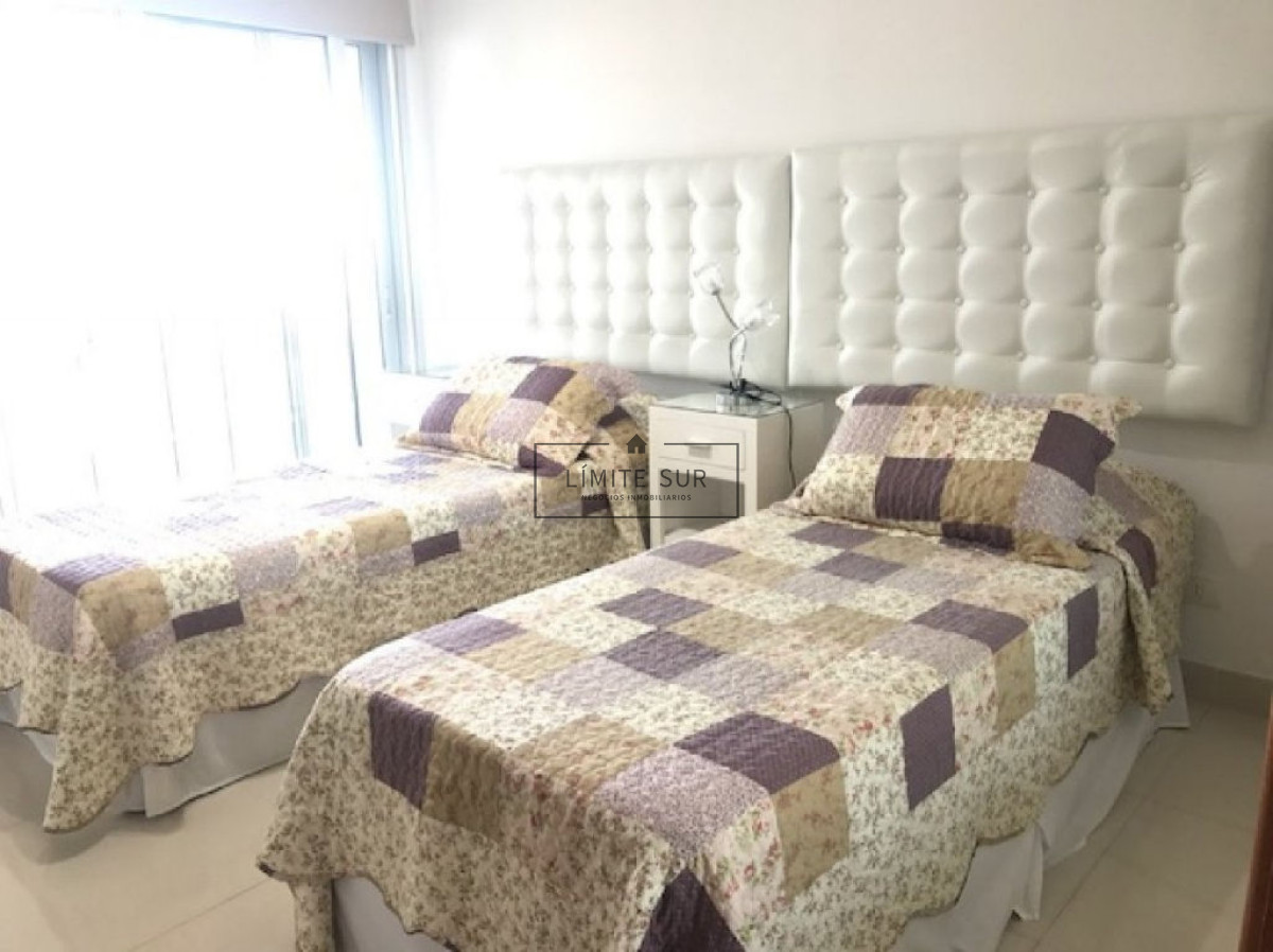 Apartamento ID.184 - Hermoso Departamento en venta de 2 dormitorios en Mansa, Punta del Este