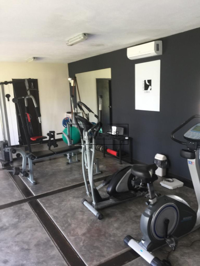 Apartamento ID.207 - Espectacular departamento en Playa Mansa de 3 dormitorios frente al mar!