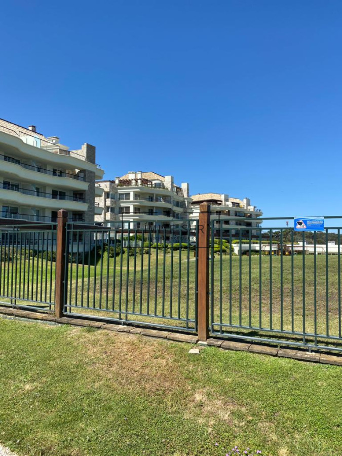 Apartamento ID.206 - Comodo e iluminado departamento en venta de 3 dormitorios con preciosa vista al mar. Veramansa