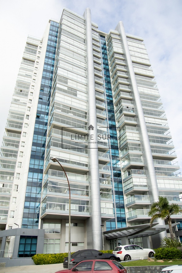 Apartamento ID.209 - MIAMI BOULEVARD, PUNTA DEL ESTE, PLAYA MANSA, DOS DORMITORIOS , PRIMERAS PARADAS 