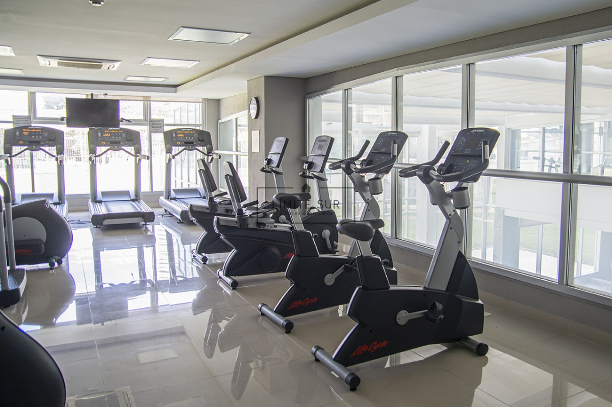 Apartamento ID.209 - MIAMI BOULEVARD, PUNTA DEL ESTE, PLAYA MANSA, DOS DORMITORIOS , PRIMERAS PARADAS 