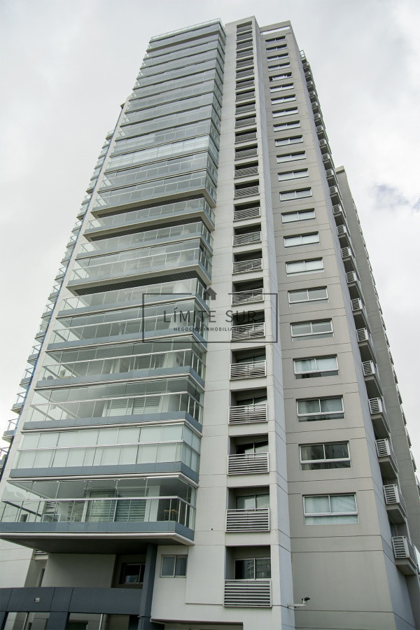 Apartamento ID.209 - MIAMI BOULEVARD, PUNTA DEL ESTE, PLAYA MANSA, DOS DORMITORIOS , PRIMERAS PARADAS 