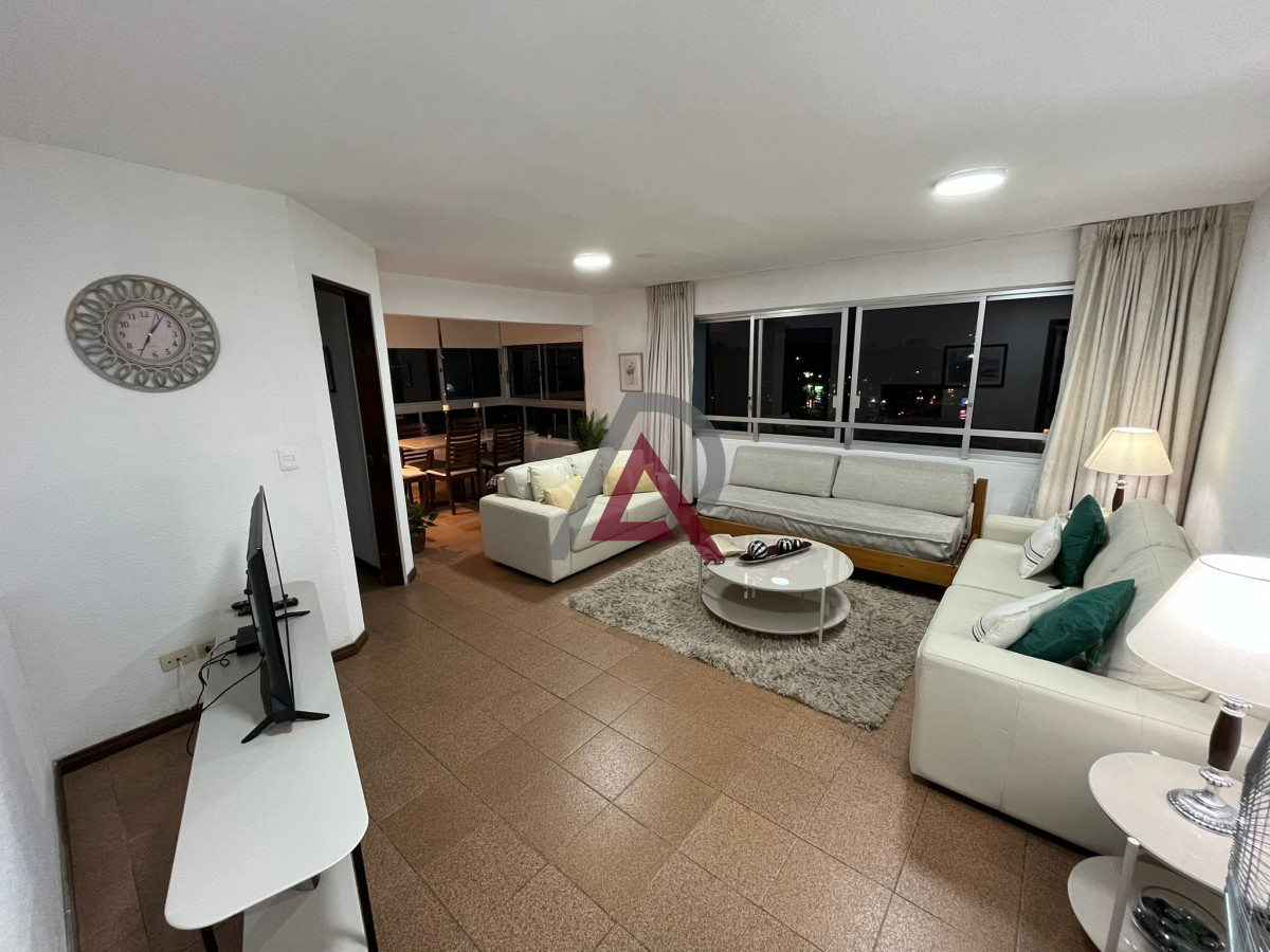 Apartamento ID.89 - Vende apartamento de 2 dormitorios en Punta del Este 
