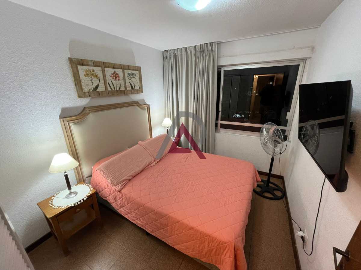 Apartamento ID.89 - Vende apartamento de 2 dormitorios en Punta del Este 