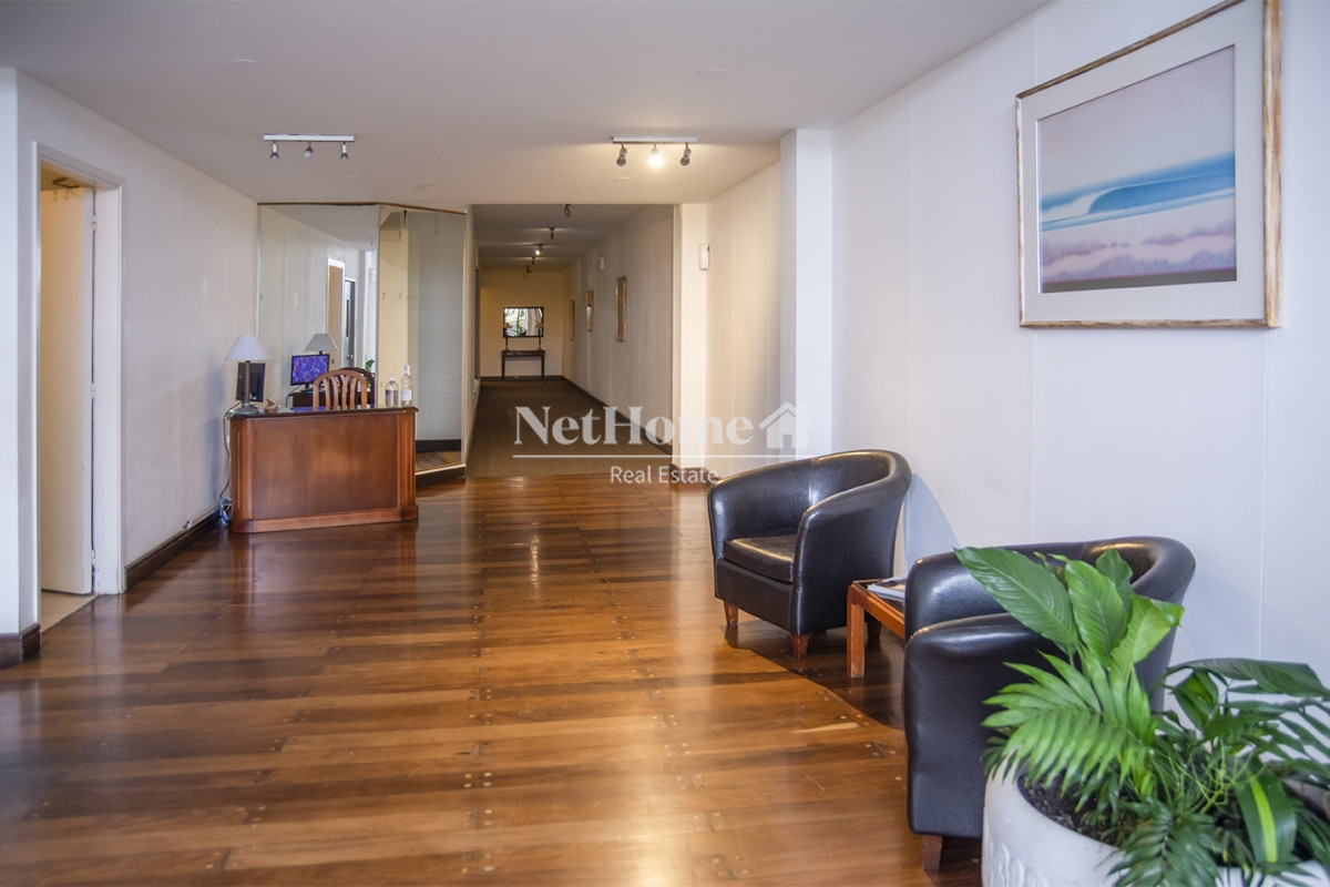 Apartamento ID.344 - Península Departamento de 3 dormitorio con parrillero ultimo piso frente al mar.