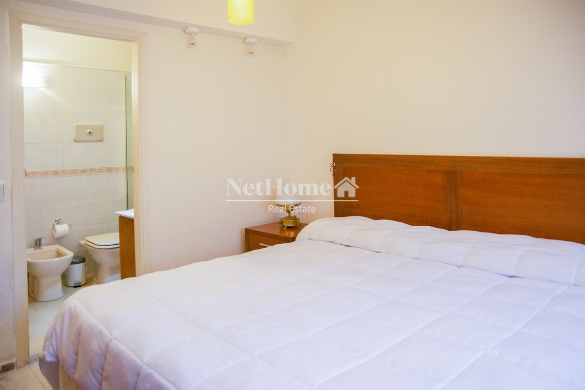 Apartamento ID.344 - Península Departamento de 3 dormitorio con parrillero ultimo piso frente al mar.