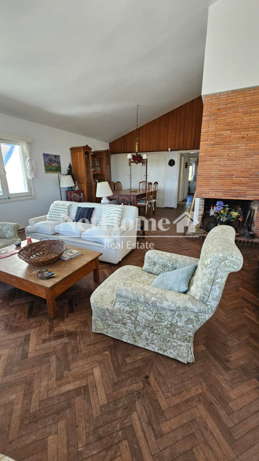 Casa ID.49 - Importante residencia frente al mar en venta.